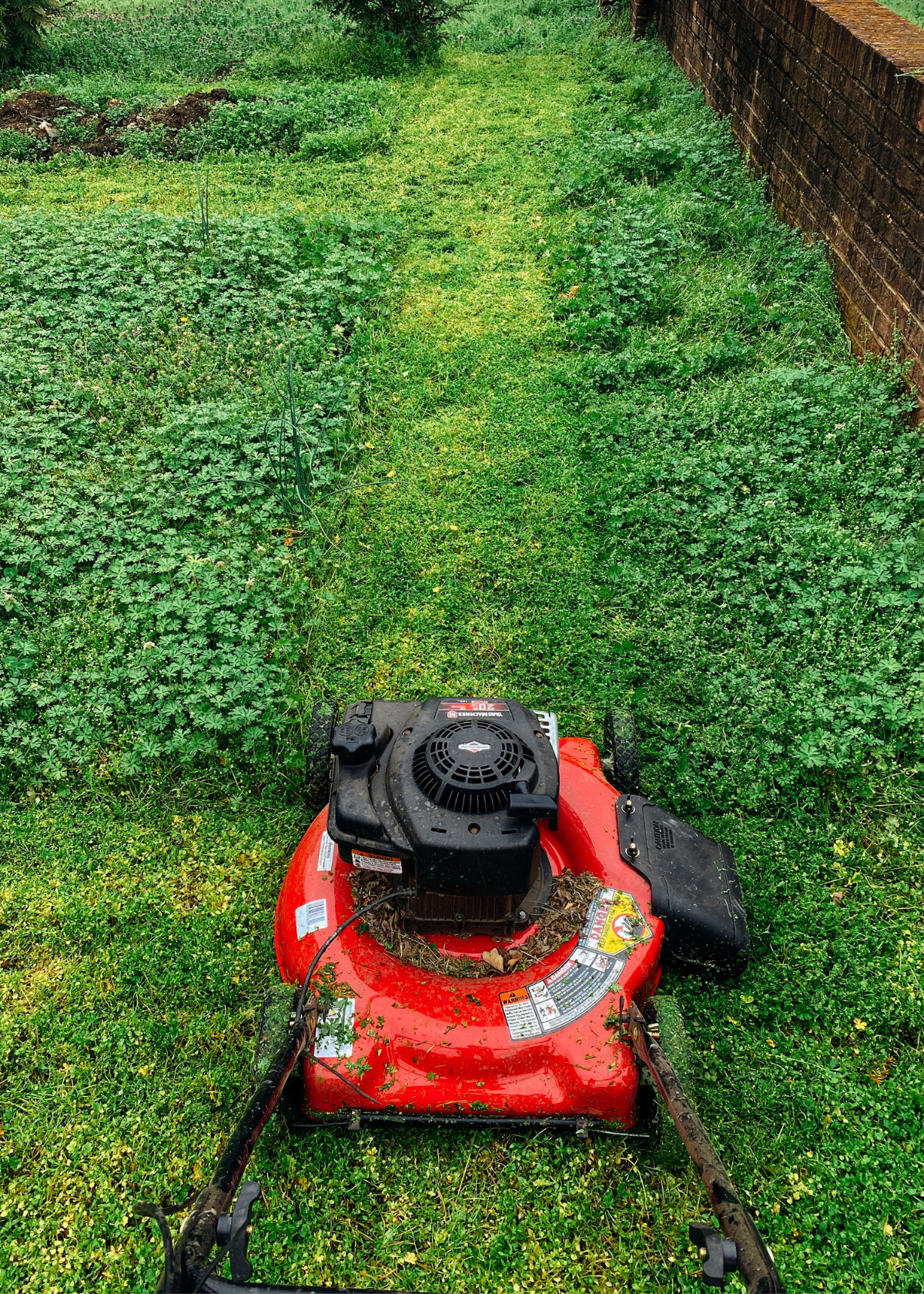 Best Headphones for Mowing: Eliminate the Unwanted Noise!